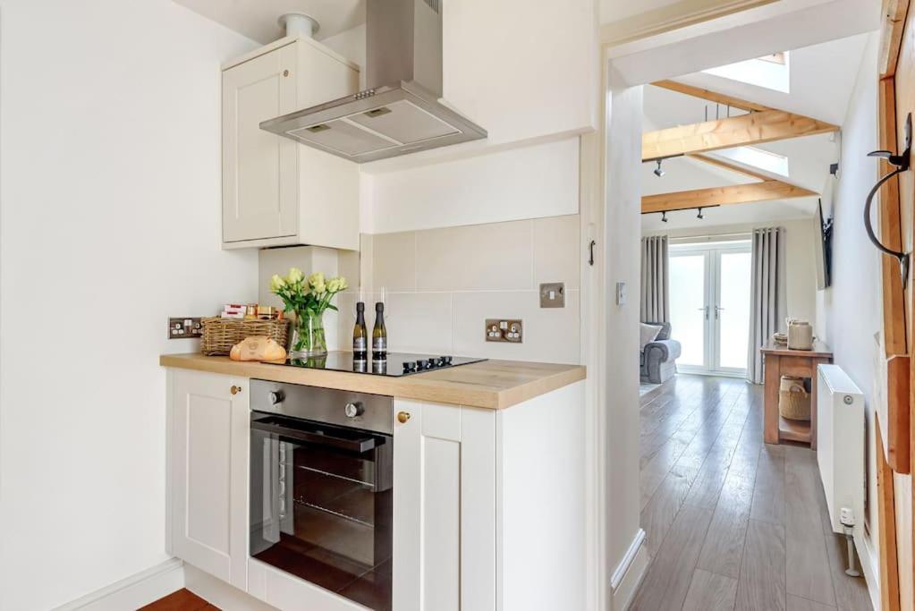 The Cowshed Apartamento Farmborough Exterior foto