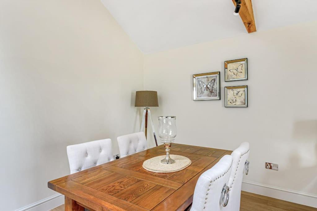 The Cowshed Apartamento Farmborough Exterior foto