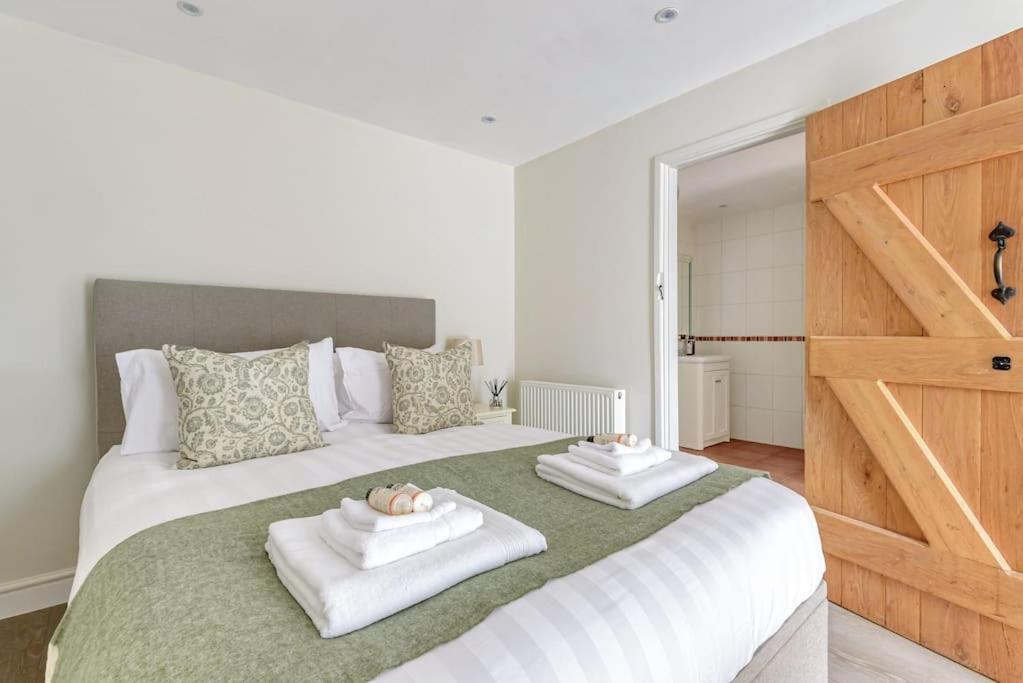 The Cowshed Apartamento Farmborough Exterior foto